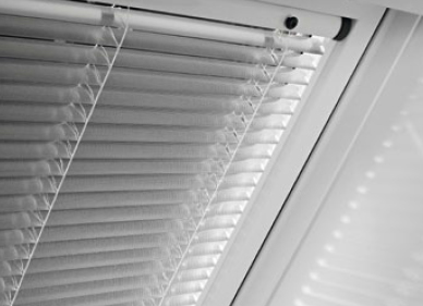 Protección solar interior para ventanas Roto Tejado