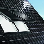 Protección solar exterior en ventanas Roto Tejado