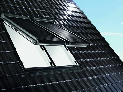 Protección solar exterior en ventanas Roto Tejado